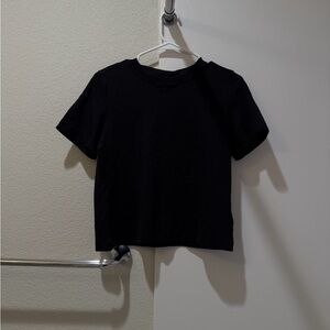 Aritzia babaton black t shirt size small worn once